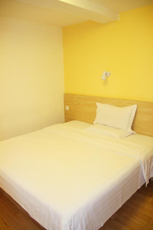7Days Inn Wuhan Zongguan Стая снимка