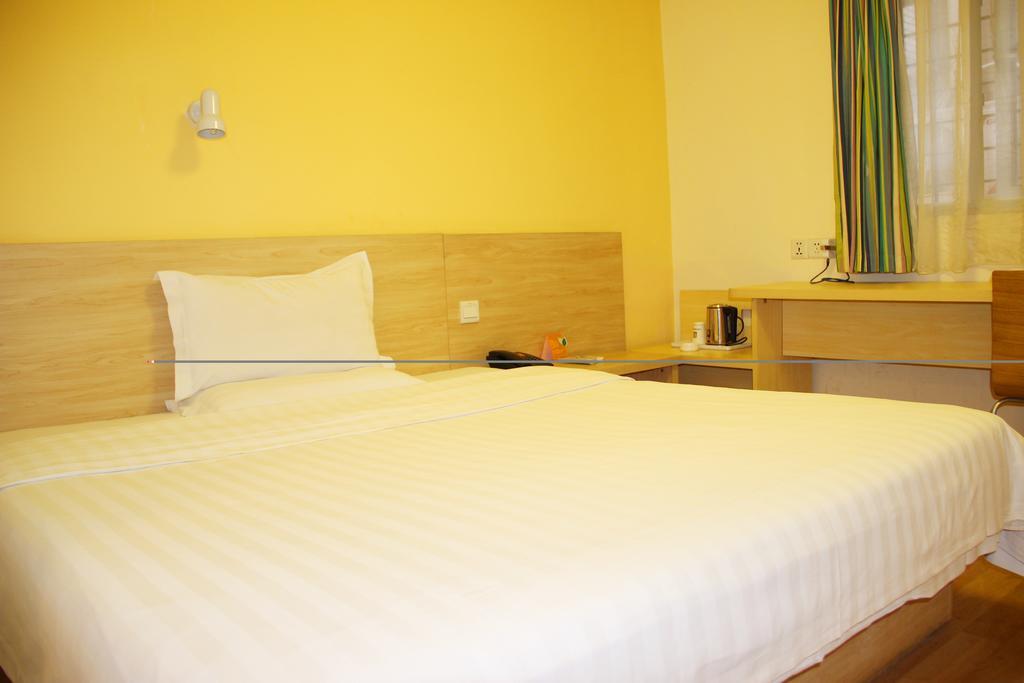 7Days Inn Wuhan Zongguan Стая снимка