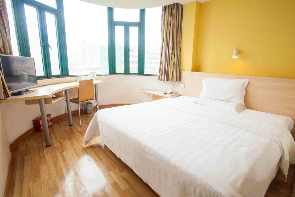 7Days Inn Wuhan Zongguan Стая снимка